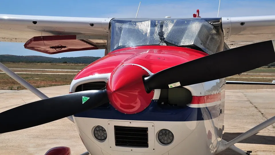 Flugzeug-pixabay-light-aircraft-2216452_960_720